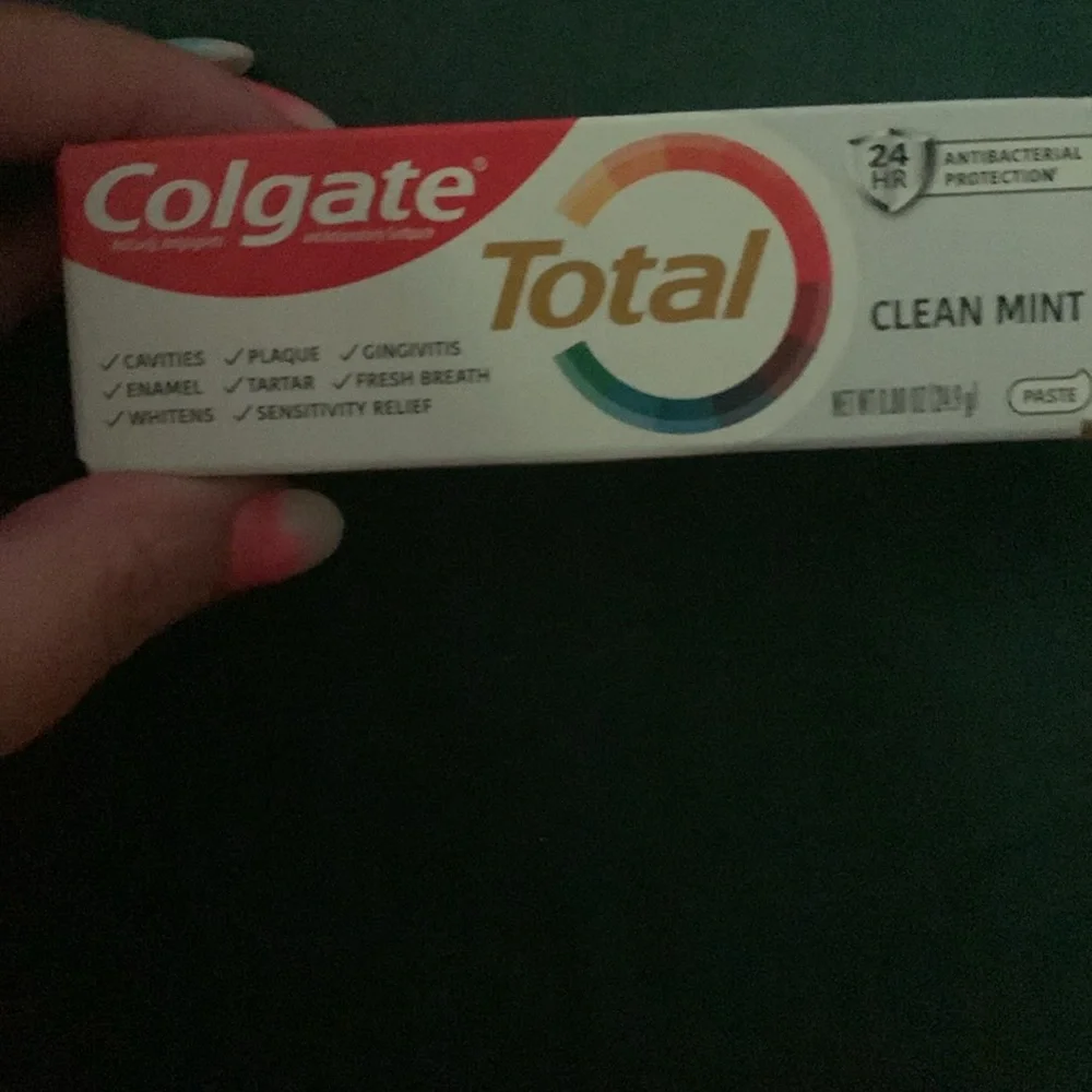 Oral Hygiene Travel Kit with Colgate,Oral-B & glide nwt